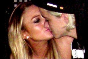 lindsay_lohan_ronson_kiss The photo that killed a child star